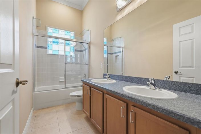 Image No.20-4 Bed House for sale