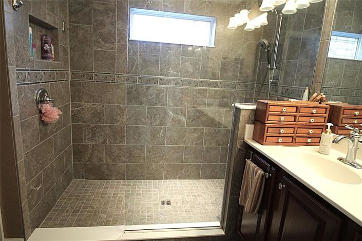 Image No.10-3 Bed House for sale