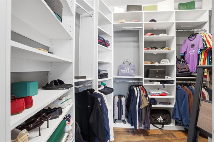 Image No.19-4 Bed House for sale