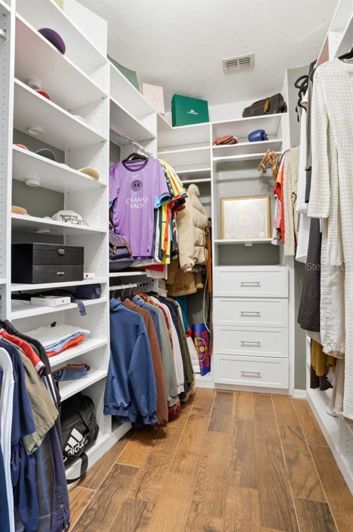 Image No.20-4 Bed House for sale