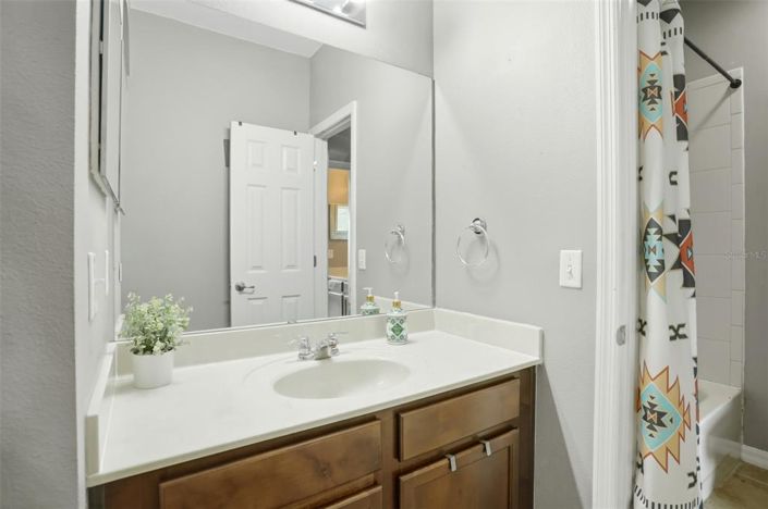 Image No.30-4 Bed House for sale