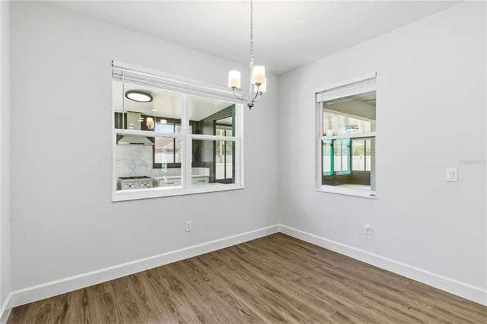 Image No.12-5 Bed House for sale