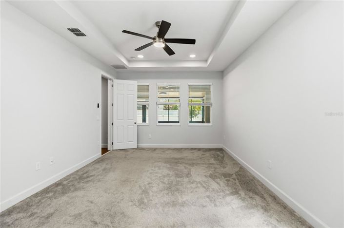 Image No.18-5 Bed House for sale