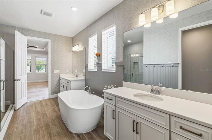 Image No.20-5 Bed House for sale