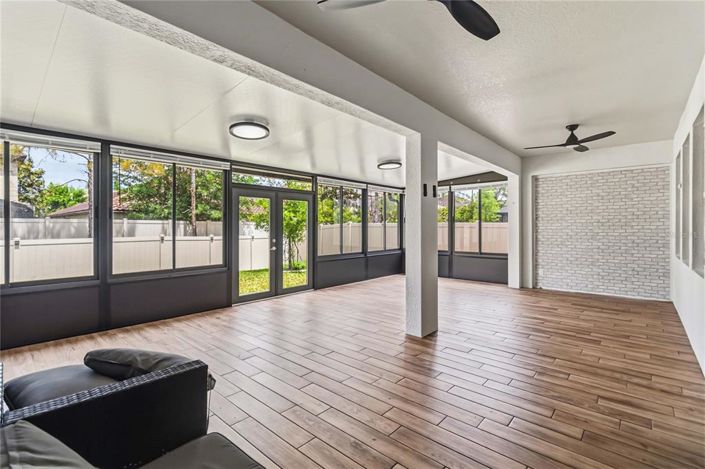 Image No.36-5 Bed House for sale