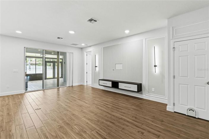 Image No.6-5 Bed House for sale