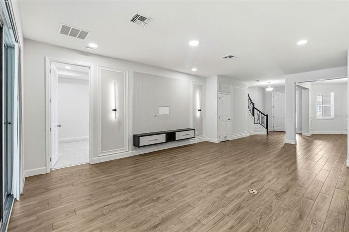 Image No.7-5 Bed House for sale