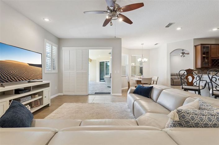 Image No.17-4 Bed House for sale