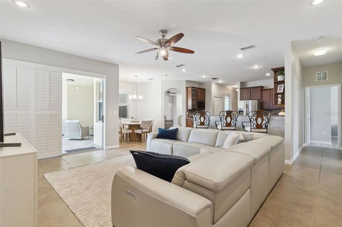 Image No.18-4 Bed House for sale