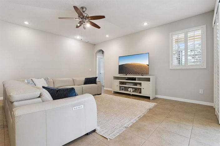 Image No.19-4 Bed House for sale