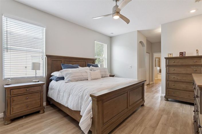 Image No.20-4 Bed House for sale