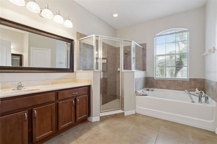 Image No.25-4 Bed House for sale