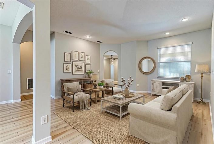 Image No.6-4 Bed House for sale