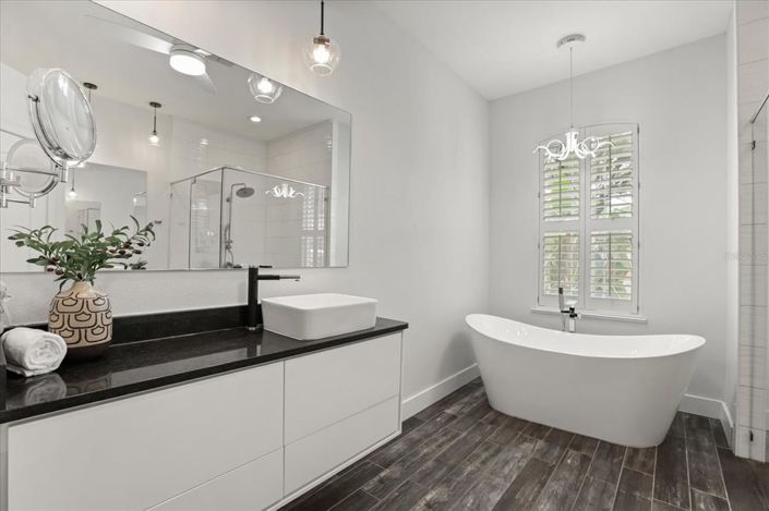 Image No.25-5 Bed House for sale