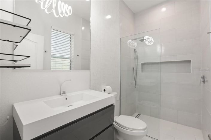 Image No.27-5 Bed House for sale