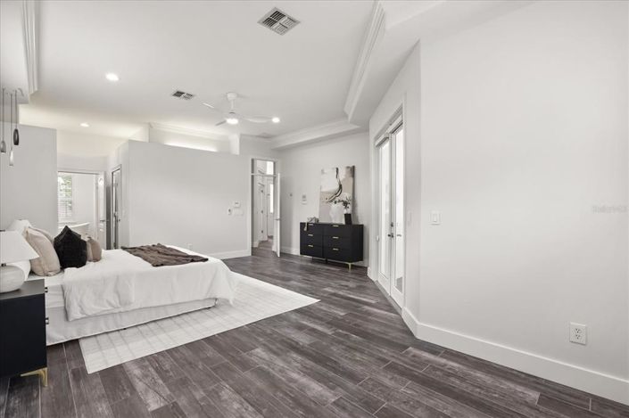 Image No.33-5 Bed House for sale
