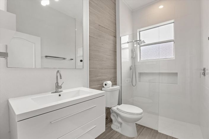 Image No.41-5 Bed House for sale
