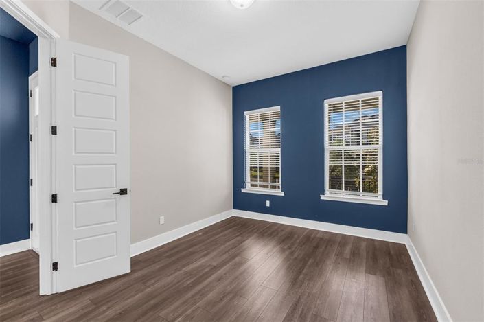 Image No.18-4 Bed House for sale