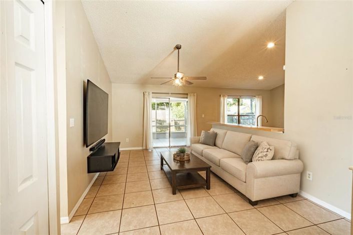 Image No.10-3 Bed House for sale