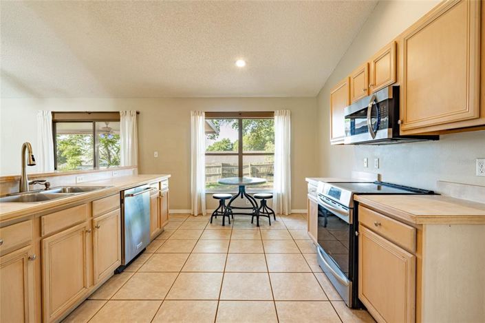 Image No.14-3 Bed House for sale