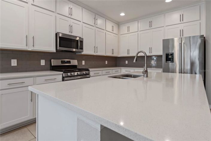 Image No.16-4 Bed House for sale