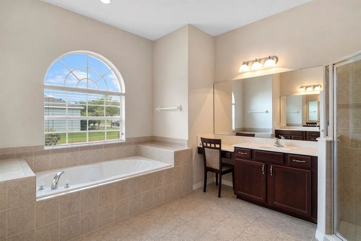 Image No.14-4 Bed House for sale