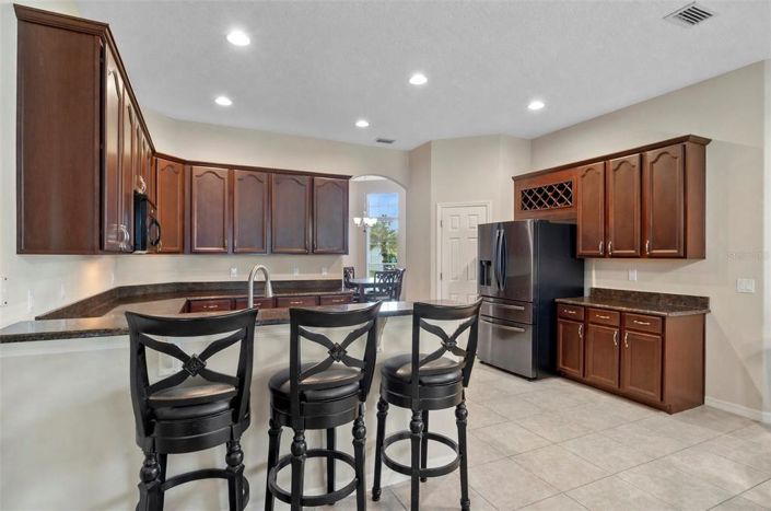 Image No.18-4 Bed House for sale