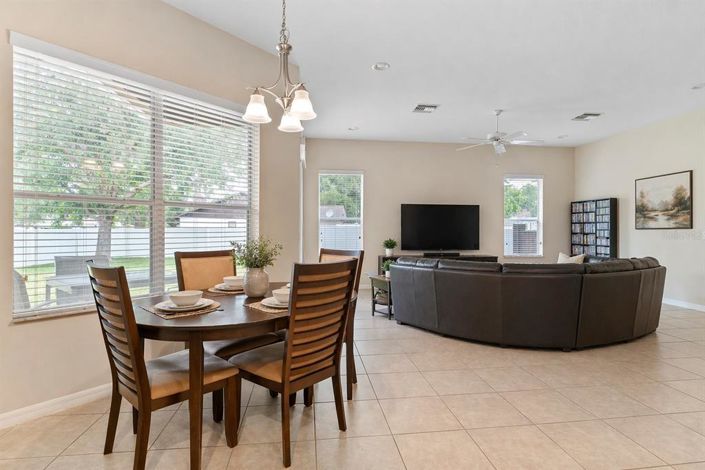 Image No.19-4 Bed House for sale