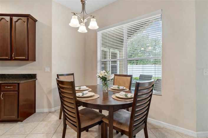 Image No.20-4 Bed House for sale