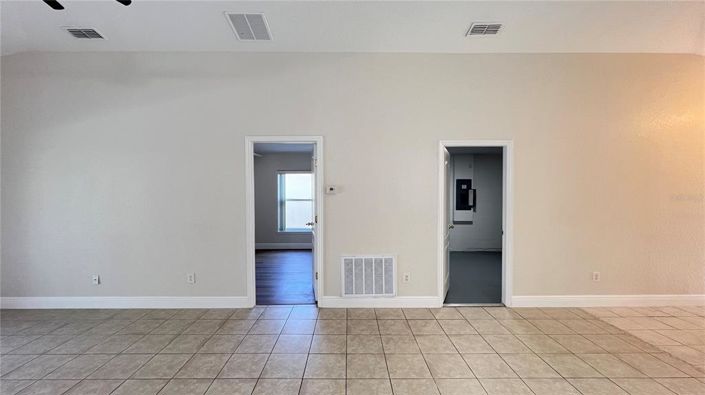 Image No.11-5 Bed House for sale