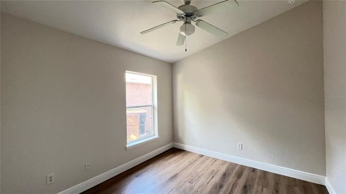 Image No.22-5 Bed House for sale