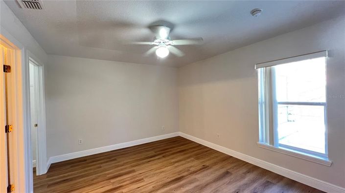 Image No.28-5 Bed House for sale