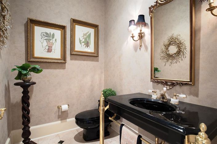 Image No.41-5 Bed House for sale