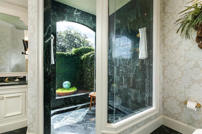 Image No.49-5 Bed House for sale