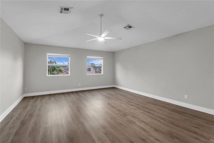 Image No.24-5 Bed House for sale