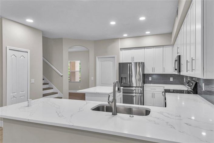 Image No.3-5 Bed House for sale