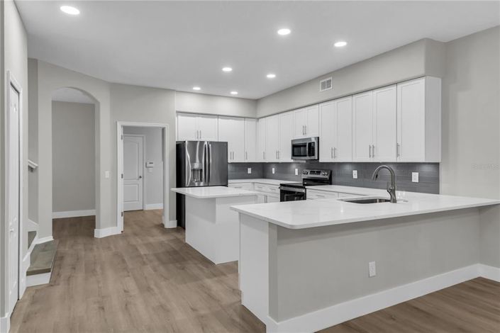 Image No.4-5 Bed House for sale