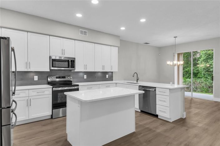 Image No.6-5 Bed House for sale