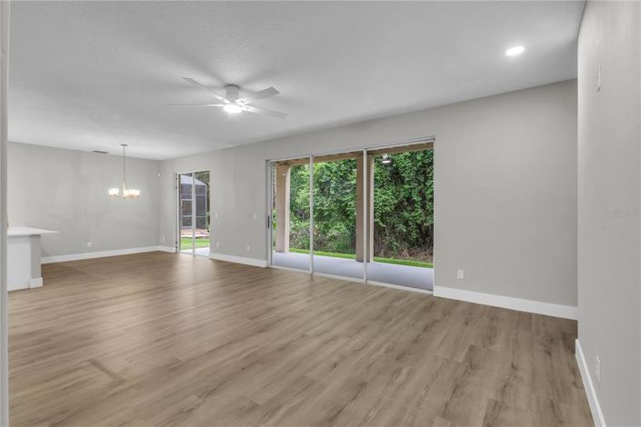 Image No.8-5 Bed House for sale