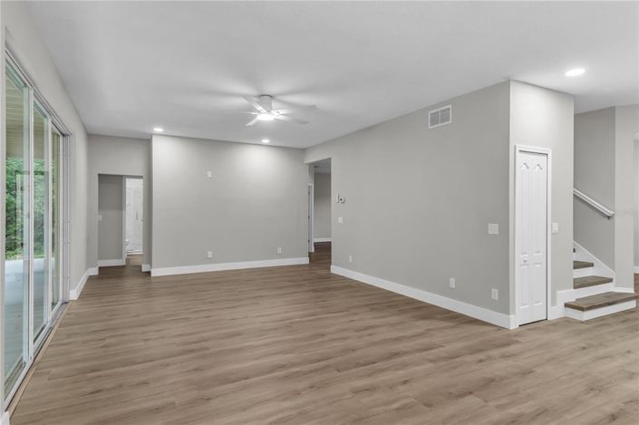 Image No.9-5 Bed House for sale