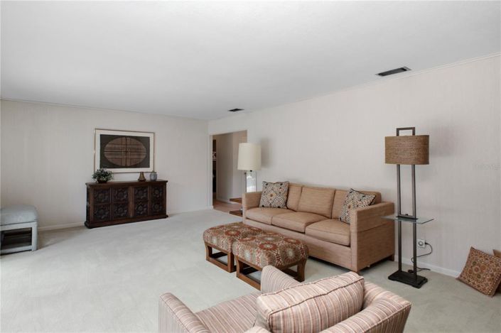 Image No.10-3 Bed House for sale