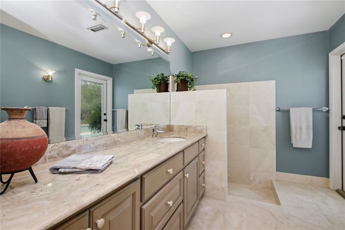 Image No.19-3 Bed House for sale