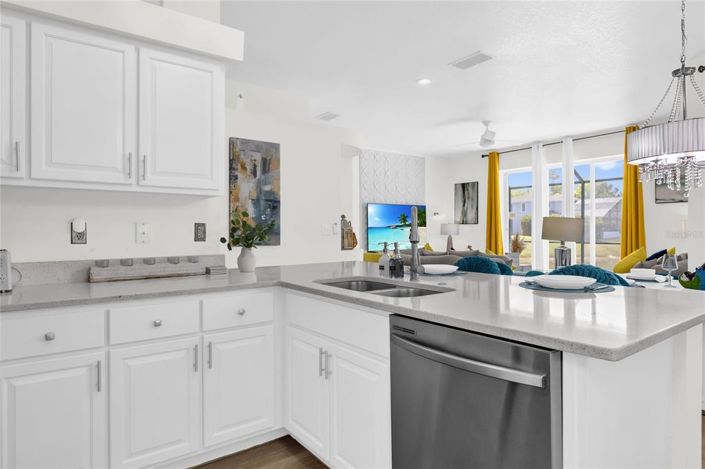 Image No.8-4 Bed House for sale