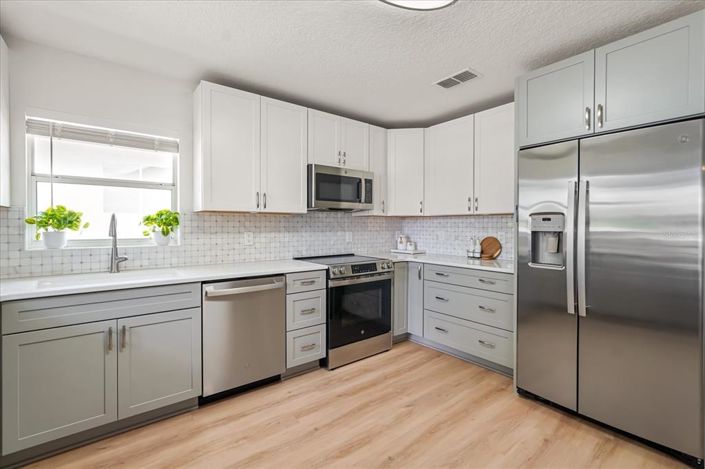 Image No.12-4 Bed House for sale