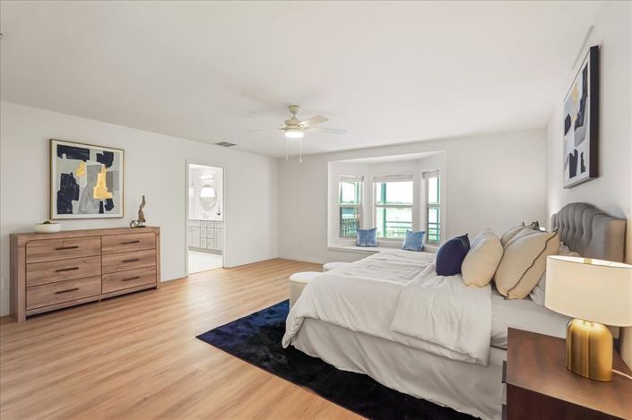 Image No.13-4 Bed House for sale