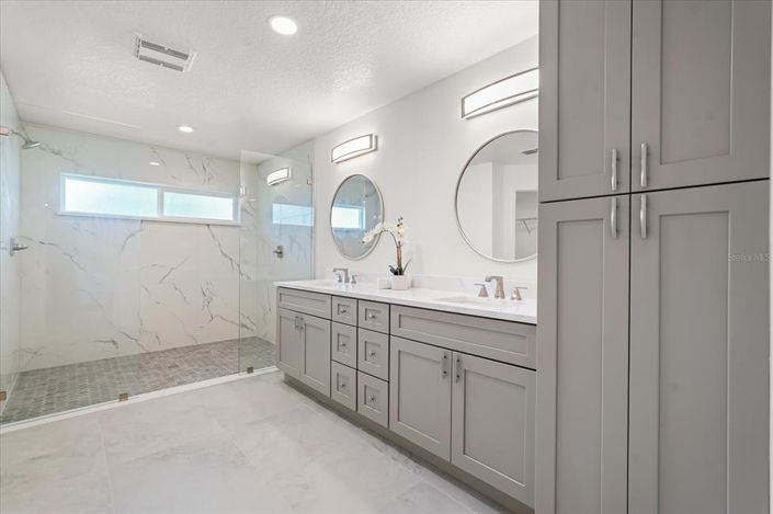 Image No.16-4 Bed House for sale