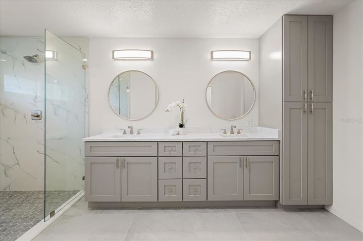 Image No.17-4 Bed House for sale