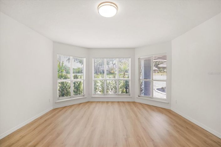 Image No.19-4 Bed House for sale