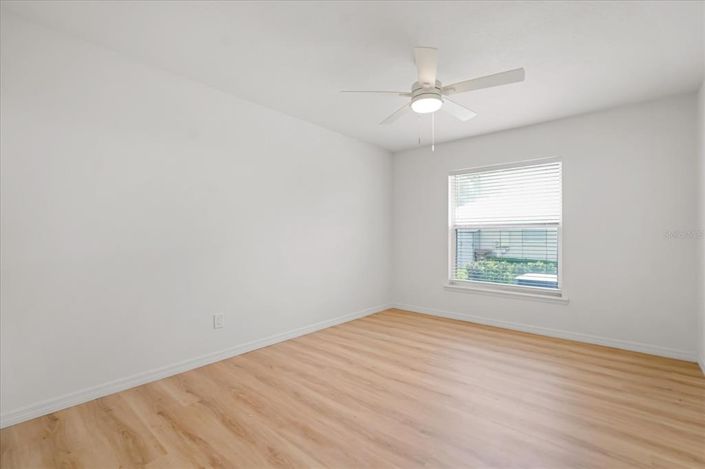 Image No.22-4 Bed House for sale