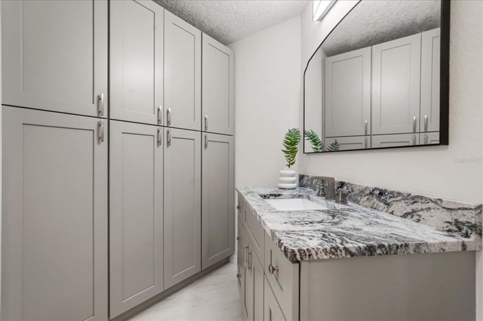 Image No.24-4 Bed House for sale